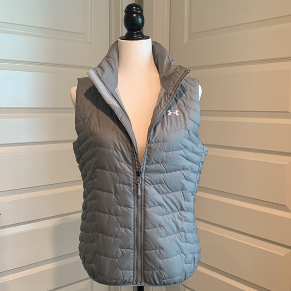 UNDER ARMOUR Women’s Fitted Puffer Vest - Picture 4 of 16